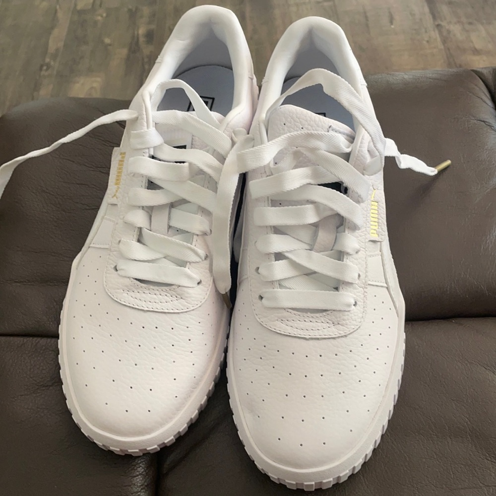 New never been worn Without the box